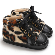 Load image into Gallery viewer, Newborn Baby and Toddlers Shoes
