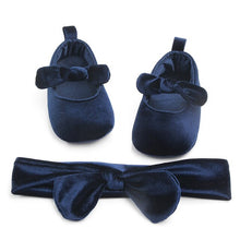 Load image into Gallery viewer, Newborn Baby and Toddlers Shoes with Headband
