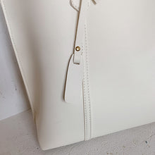 Load image into Gallery viewer, Elegant Women&#39;s Handbag
