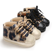 Load image into Gallery viewer, Newborn Baby and Toddlers Shoes
